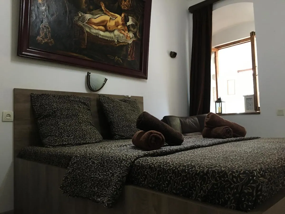 Old Tbilisi Apartment House Khudadova